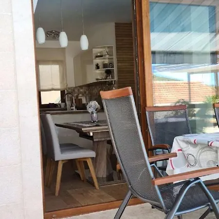 Apartmán Ivica - 100m From The Sea *