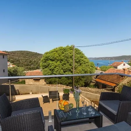 Apartmán Ivica - 100m From The Sea Veliki Drvenik