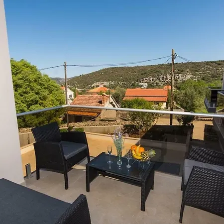 Ivica - 100m From The Sea Apartment *