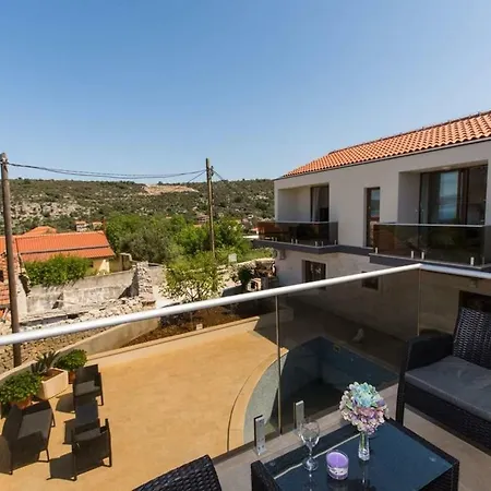 Ivica - 100m From The Sea Apartment *